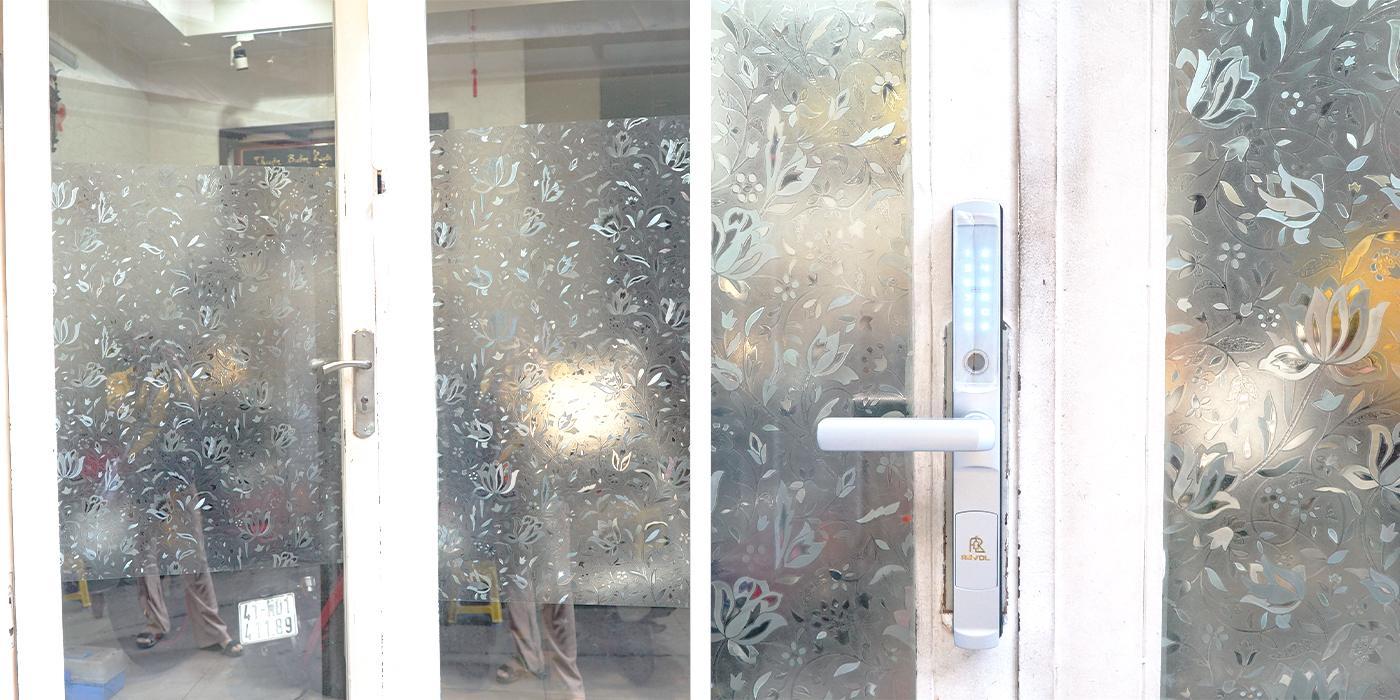 Quy-trinh-lap-khoa-xingfa-cho-cua-hai-canh-nha-o-tai-Quan-10